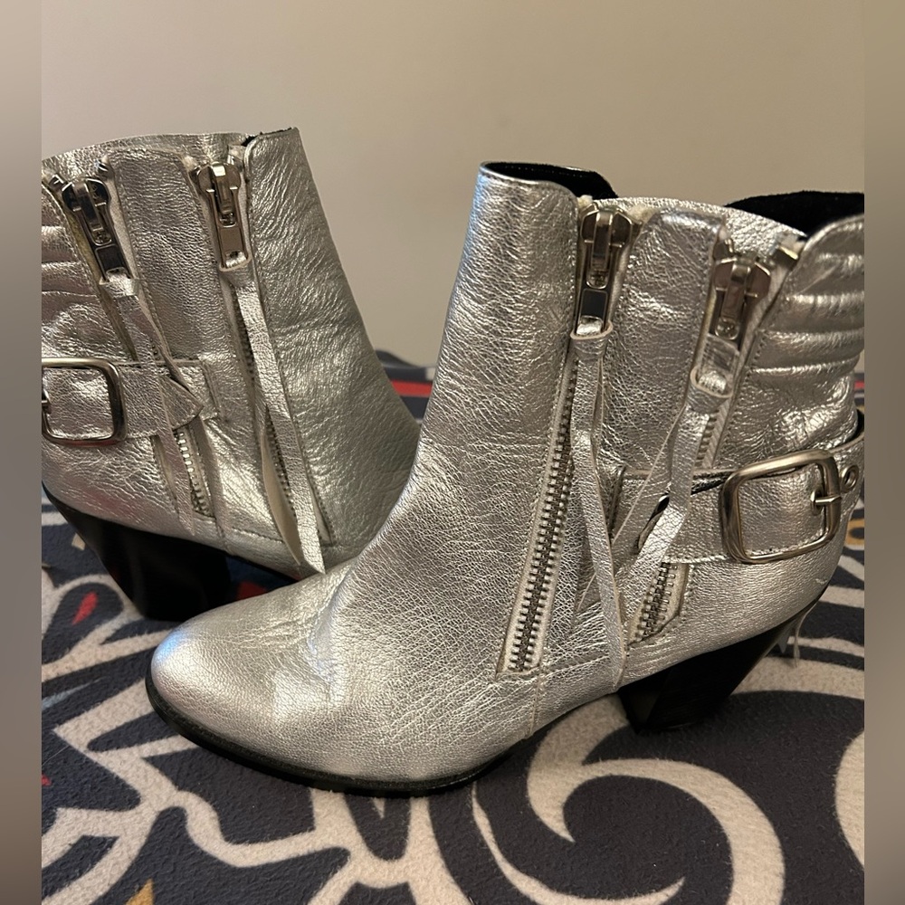 Modern Vice Silver Leather Heeled Boots.